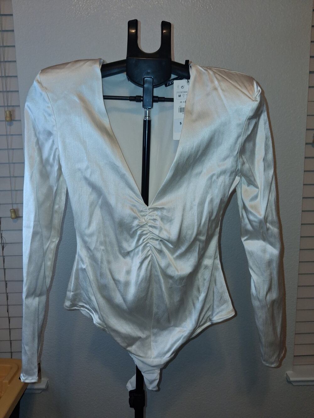 Zara Withe Body suit one pice Women's Side M New With tag B007